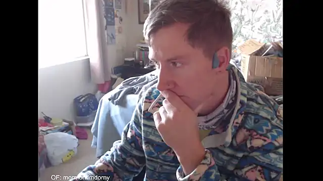 MormonPineapples online show from November 18, 2025, 6:23 pm