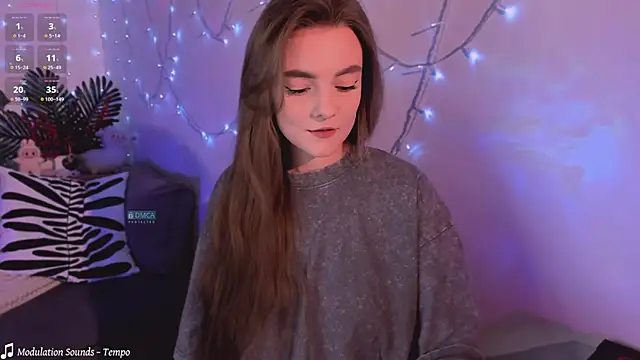 Snapshot of xwiuiwx chatting on October 31, 2025, 10:11 pm xwiuiwx online show from October 31, 2025, 10:11 pm