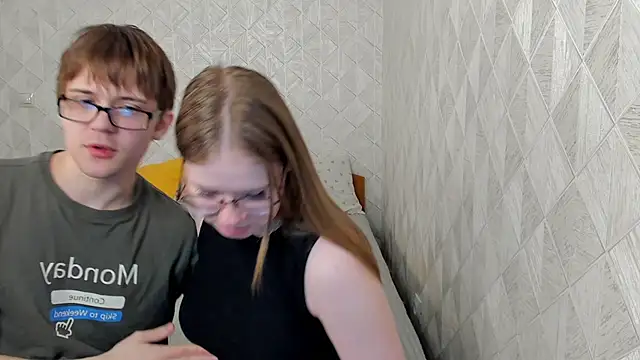 Snapshot of Tommy_and_Katie chatting on January 15, 2025, 11:21 am Tommy and Katie online show from January 15, 2025, 11:21 am