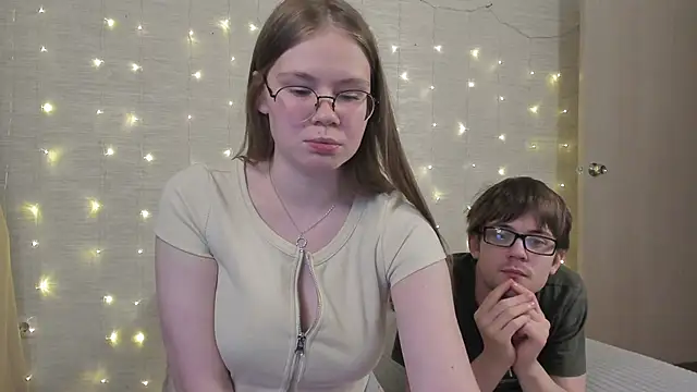 Snapshot of Tommy_and_Katie chatting on January 21, 2025, 11:46 am Tommy and Katie online show from January 21, 2025, 11:46 am