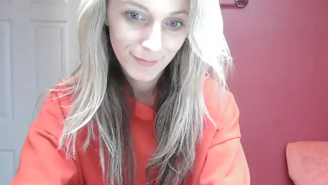 Snapshot of Heyitsmee33 chatting on December 9, 2024, 11:24 pm Heyitsmee33 online show from December 9, 2024, 11:24 pm