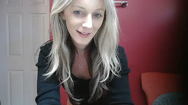 Snapshot of Heyitsmee33 chatting on January 7, 2025, 8:52 pm Heyitsmee33 online show from January 7, 2025, 8:52 pm