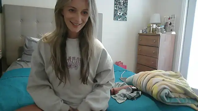 Snapshot of Heyitsmee33 chatting on September 9, 2025, 6:18 pm Heyitsmee33 online show from September 9, 2025, 6:18 pm