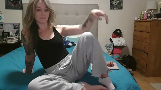 Snapshot of Heyitsmee33 chatting on March 30, 2026, 10:16 am Heyitsmee33 online show from March 30, 2026, 10:16 am