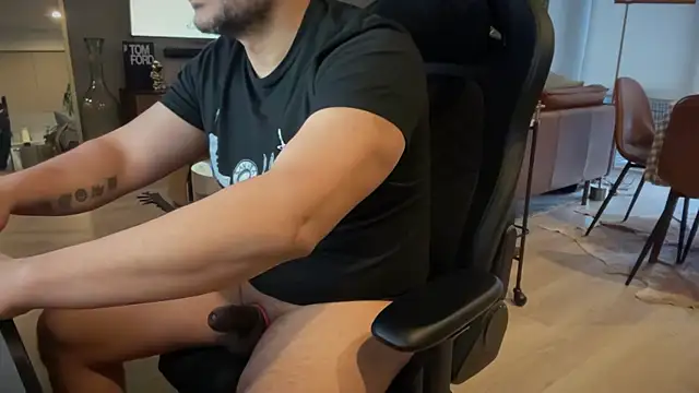 HungandThickLatin online show from January 30, 2025, 1:22 am