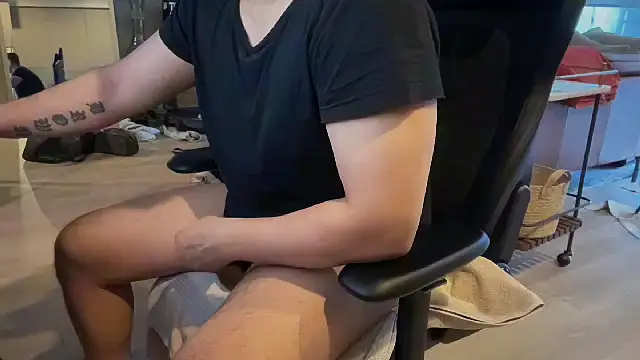 HungandThickLatin online show from February 9, 2025, 3:12 pm