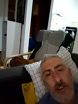 Snapshot of cuci45 chatting on October 24, 2025, 9:33 pm cuci45 online show from October 24, 2025, 9:33 pm