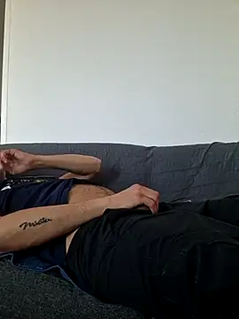 cuci45 online show from April 6, 2026, 5:03 pm