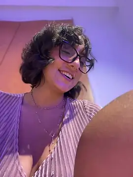 Snapshot of aurora_xoxo chatting on January 19, 2025, 5:37 am aurora xoxo online show from January 19, 2025, 5:37 am