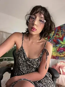Snapshot of aurora_xoxo chatting on May 24, 2026, 3:22 am aurora xoxo online show from May 24, 2026, 3:22 am