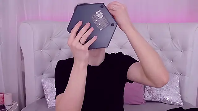 RobbyCharming online show from January 18, 2025, 7:48 pm