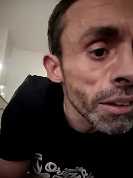 Snapshot of uk-bobbie-uk chatting on March 3, 2025, 4:25 am uk-bobbie-uk online show from March 3, 2025, 4:25 am