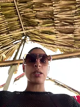 charlotte stevenss  online show from February 12, 2025, 4:22 pm