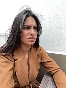 charlotte stevenss  online show from March 15, 2025, 7:05 pm