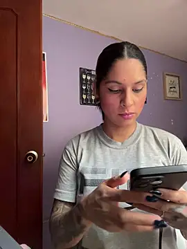 charlotte stevenss  online show from November 24, 2025, 2:39 pm