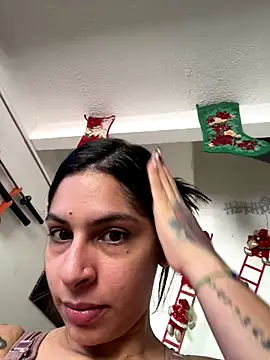 charlotte stevenss  online show from December 22, 2025, 2:47 pm