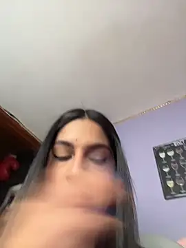 charlotte stevenss  online show from February 13, 2026, 1:40 pm