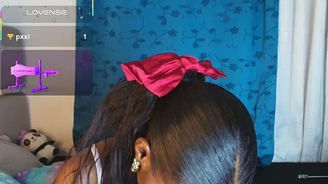 NatashaEgnath online show from November 7, 2025, 11:10 am