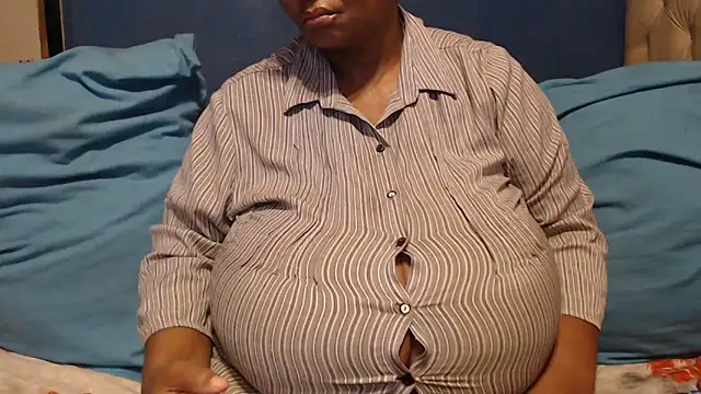 CUTEFIRMMELONSS online show from February 10, 2026, 3:54 am