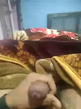 Snapshot of Deshilund9 chatting on January 7, 2025, 8:13 am Deshilund9 online show from January 7, 2025, 8:13 am