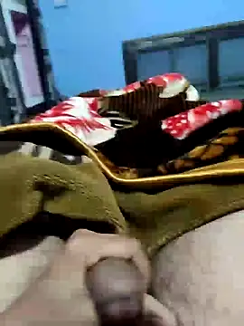 Snapshot of Deshilund9 chatting on January 7, 2025, 2:19 pm Deshilund9 online show from January 7, 2025, 2:19 pm