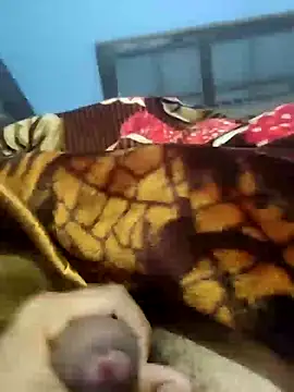 Snapshot of Deshilund9 chatting on January 13, 2025, 5:33 am Deshilund9 online show from January 13, 2025, 5:33 am