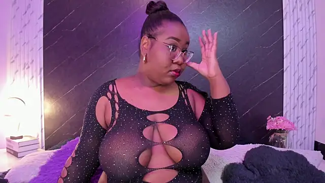 Darnellqueen online show from November 10, 2025, 4:44 am