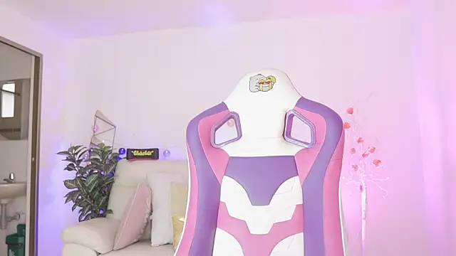 driana hoffman online show from November 27, 2025, 7:16 pm