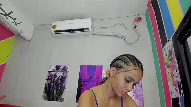 Snapshot of MarianaManzur chatting on March 10, 2025, 1:32 pm MarianaManzur online show from March 10, 2025, 1:32 pm