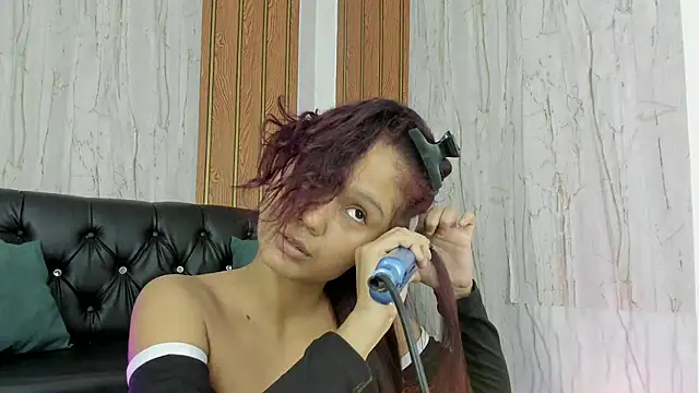 Snapshot of MarianaManzur chatting on November 13, 2025, 7:46 pm MarianaManzur online show from November 13, 2025, 7:46 pm