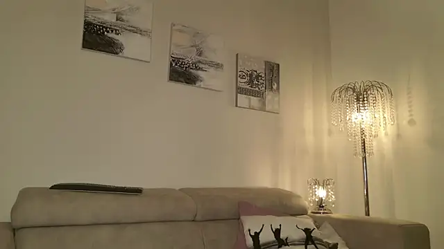 Snapshot of kamila_sins chatting on September 22, 2025, 5:15 pm kamila sins online show from September 22, 2025, 5:15 pm