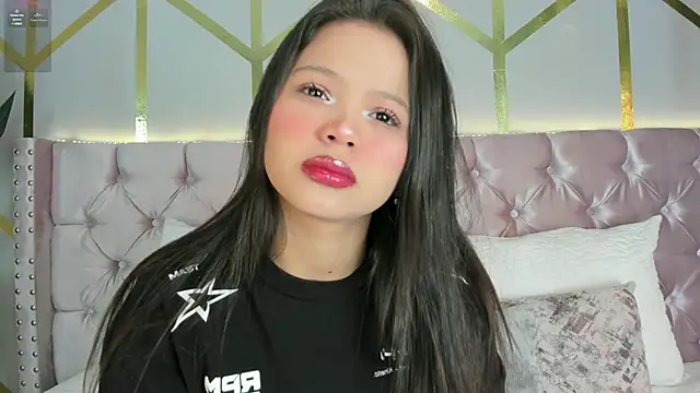 Snapshot of candy_beck chatting on December 6, 2024, 3:44 pm candy beck online show from December 6, 2024, 3:44 pm