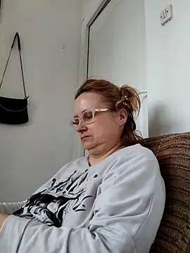 Snapshot of She-devilx chatting on April 14, 2026, 12:22 pm She-devilx online show from April 14, 2026, 12:22 pm