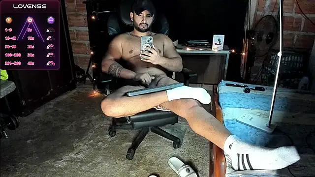 Snapshot of Imperion_king chatting on January 3, 2025, 2:10 am Imperion king online show from January 3, 2025, 2:10 am