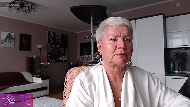 roxana brooks online show from August 4, 2026, 6:38 am