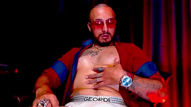 Snapshot of KenllyH chatting on February 6, 2025, 11:37 pm KenllyH online show from February 6, 2025, 11:37 pm