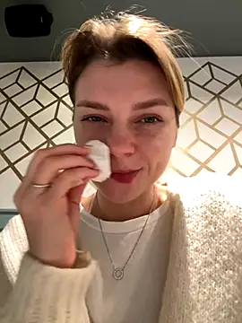 ValenciaShock online show from November 15, 2025, 6:44 am