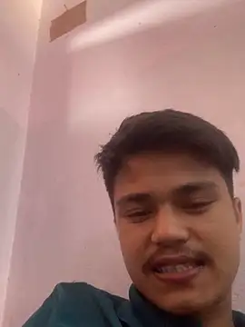 Snapshot of Hullax chatting on April 29, 2026, 4:05 am Hullax online show from April 29, 2026, 4:05 am