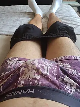 Snapshot of LuqenZo chatting on February 21, 2026, 5:14 pm LuqenZo online show from February 21, 2026, 5:14 pm