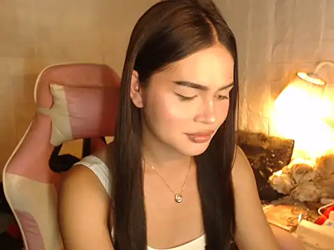 Ashely Lewis online show from November 26, 2025, 1:23 pm