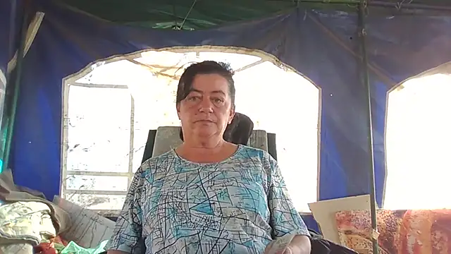 GypsiQueen2 online show from September 20, 2025, 6:58 am