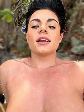 Snapshot of LukeLouHarvey chatting on September 25, 2025, 5:00 am LukeLouHarvey online show from September 25, 2025, 5:00 am