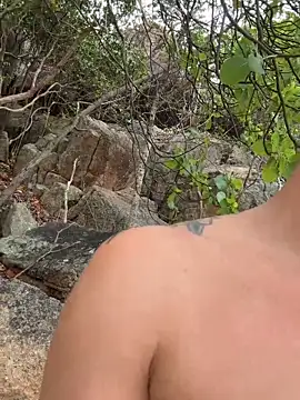 Snapshot of LukeLouHarvey chatting on September 27, 2025, 3:33 am LukeLouHarvey online show from September 27, 2025, 3:33 am