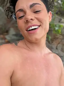 Snapshot of LukeLouHarvey chatting on September 28, 2025, 3:23 am LukeLouHarvey online show from September 28, 2025, 3:23 am