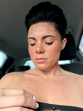 Snapshot of LukeLouHarvey chatting on November 17, 2025, 3:12 am LukeLouHarvey online show from November 17, 2025, 3:12 am