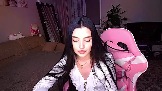 Snapshot of __Malika__ chatting on November 8, 2025, 1:22 pm Malika online show from November 8, 2025, 1:22 pm