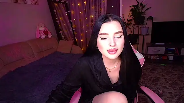   Malika   online show from November 28, 2025, 4:31 pm