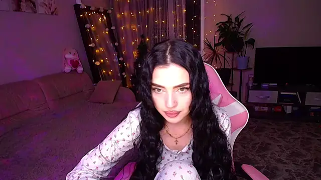   Malika   online show from December 16, 2025, 4:45 pm