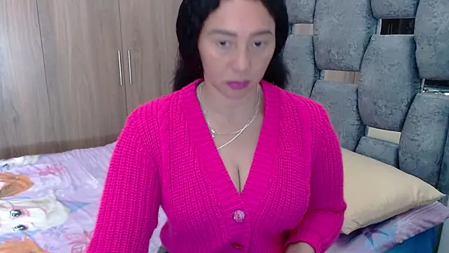 Snapshot of sara_hott_1 chatting on January 17, 2025, 4:57 pm sara hott 1 online show from January 17, 2025, 4:57 pm