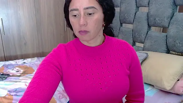 Snapshot of sara_hott_1 chatting on January 28, 2025, 8:15 pm sara hott 1 online show from January 28, 2025, 8:15 pm